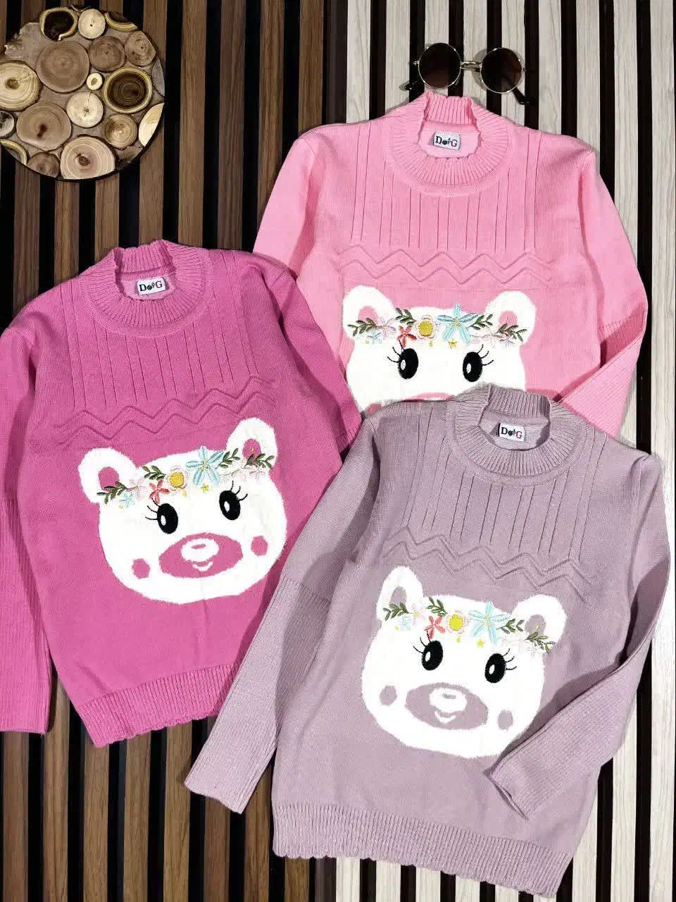 گپ  با تنوع بالا|کفش و لباس بچه|لار, |دیوار