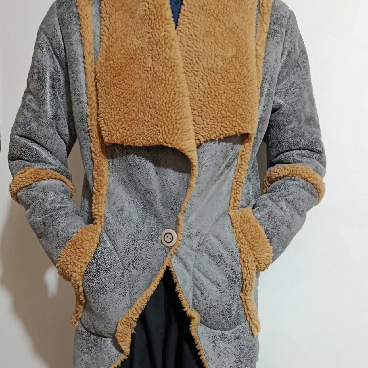 پالتو تو کرک|لباس|دورود, |دیوار