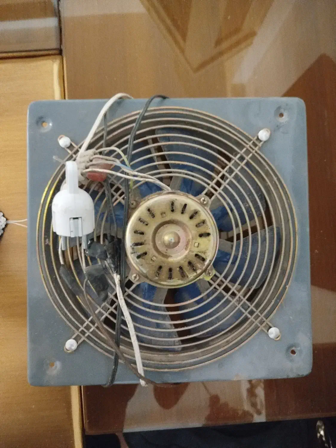 هوا کش(فن)  30×30|پنکه و تصفیه‌کنندهٔ هوا|ساوه, |دیوار