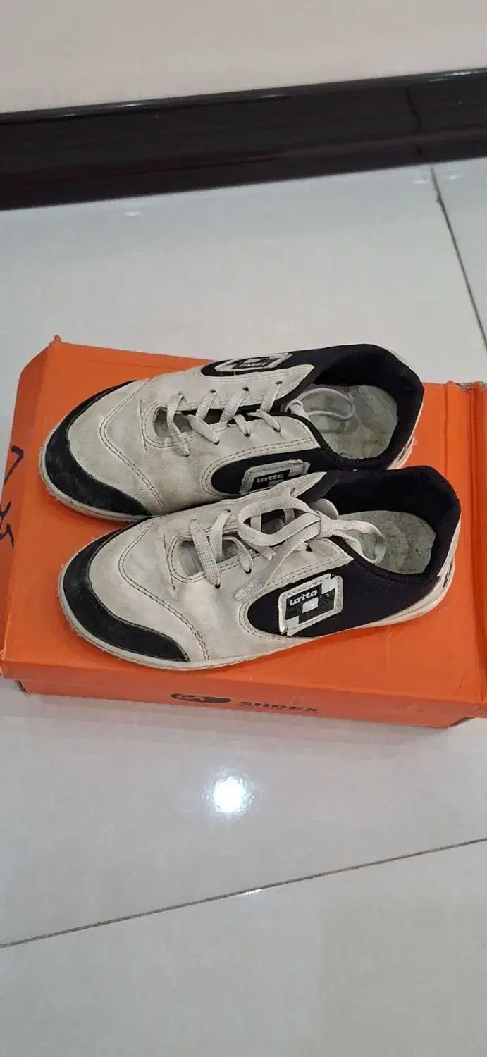 کفش سالنی فوتسال|تجهیزات ورزشی|شهریار, شهرک وائین|دیوار