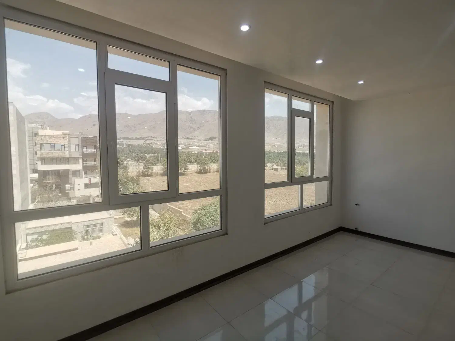 واحد ۱۳۵ متری|اجارهٔ آپارتمان|کرج, باغستان|دیوار