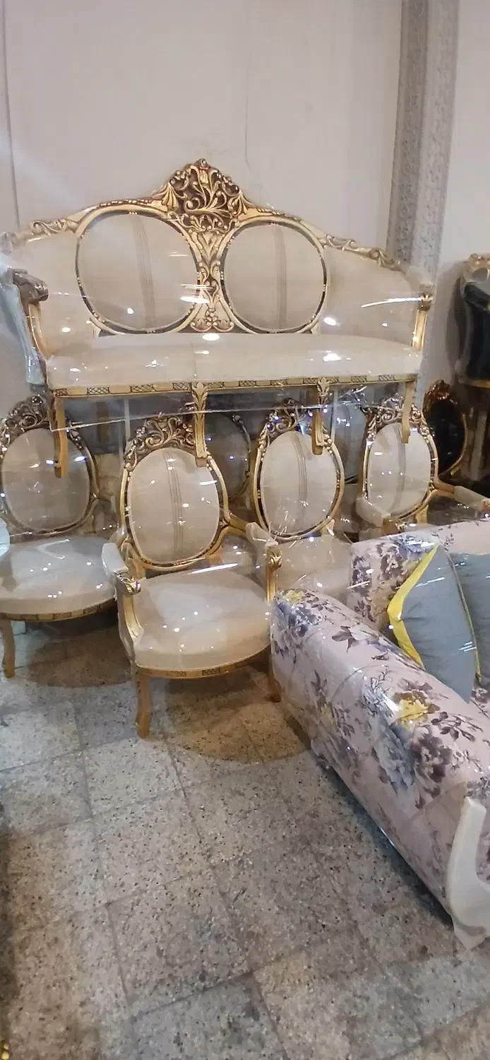 تمام ، چوب ، سلطنتی و کلاسیک|مبلمان خانگی و میز عسلی|مشهد, امام خمینی|دیوار