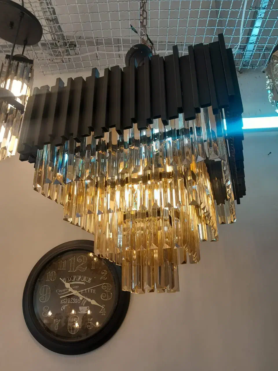 ونوس|لوستر و چراغ آویز|گلبهار, شهر جدید گلبهار|دیوار