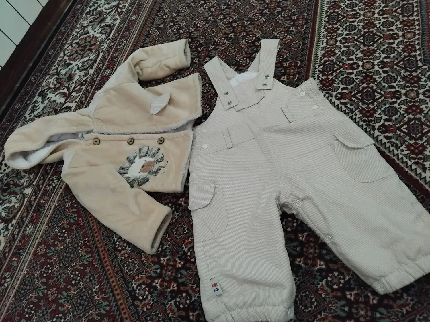 کاپشن و لباس بچه|کفش و لباس بچه|کرج, شهرک بیدارچشمه|دیوار