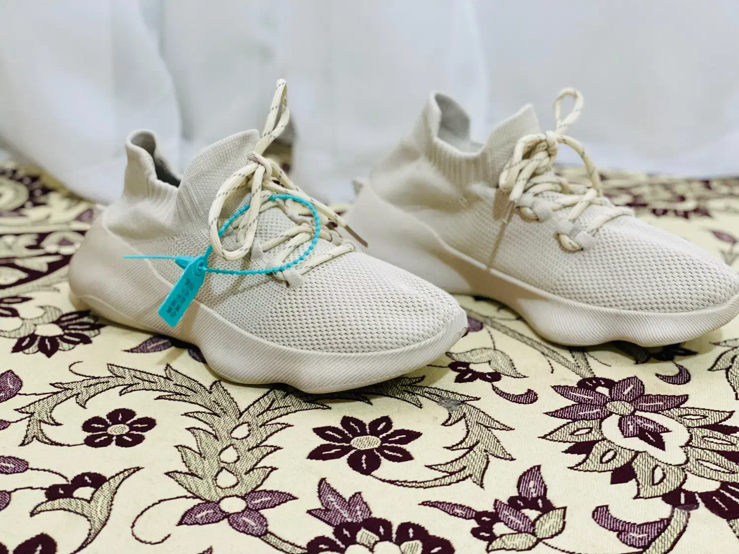 کفش|کیف، کفش، کمربند|فیروزآباد (فارس), |دیوار