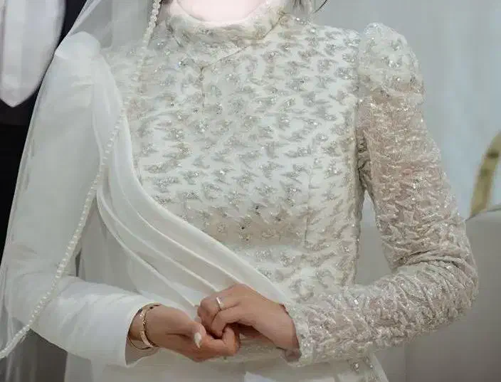 لباس عقد و عروسی|لباس|قم, لسانی|دیوار