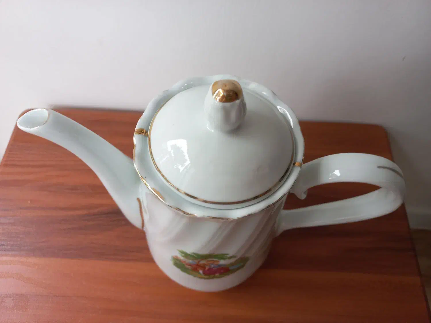 پارچ شیر خوری قدیمی|ظروف سرو و پذیرایی|رشت, توشیبا|دیوار