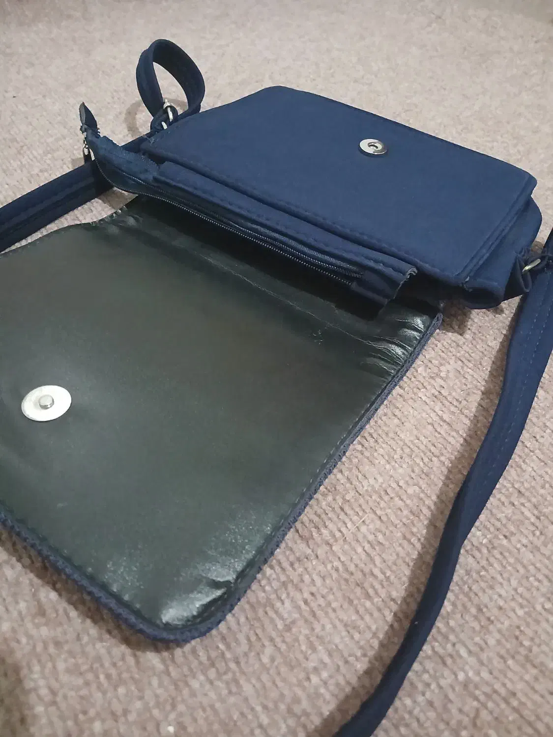 کیف دوشی زنانه سرمه‌ای  در حد نو|کیف، کفش، کمربند|گنبد کاووس, |دیوار