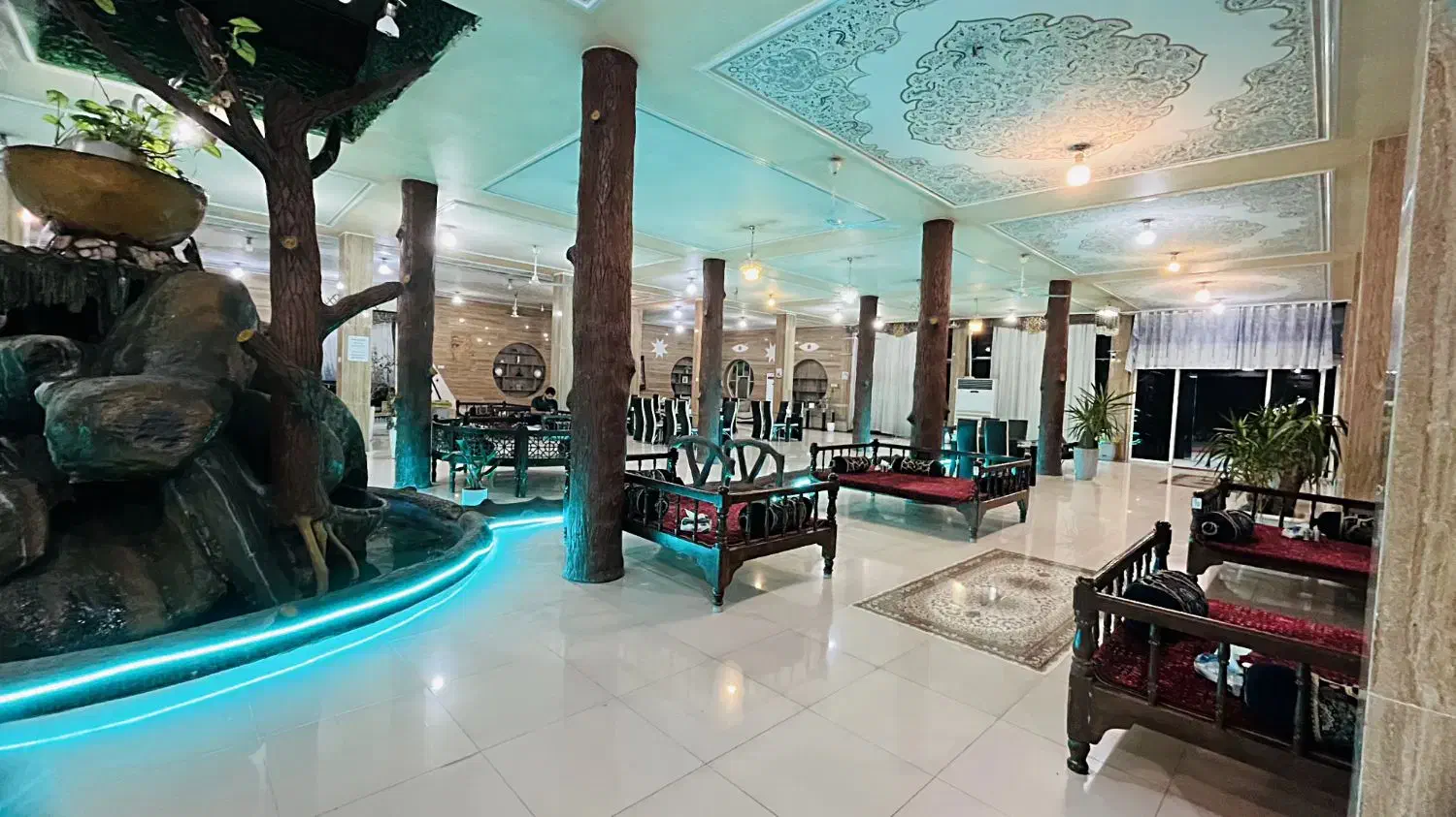 سالندار رستوران و نیروی آشپزخانه|استخدام خدمات فروشگاه و رستوران|ایذه, |دیوار