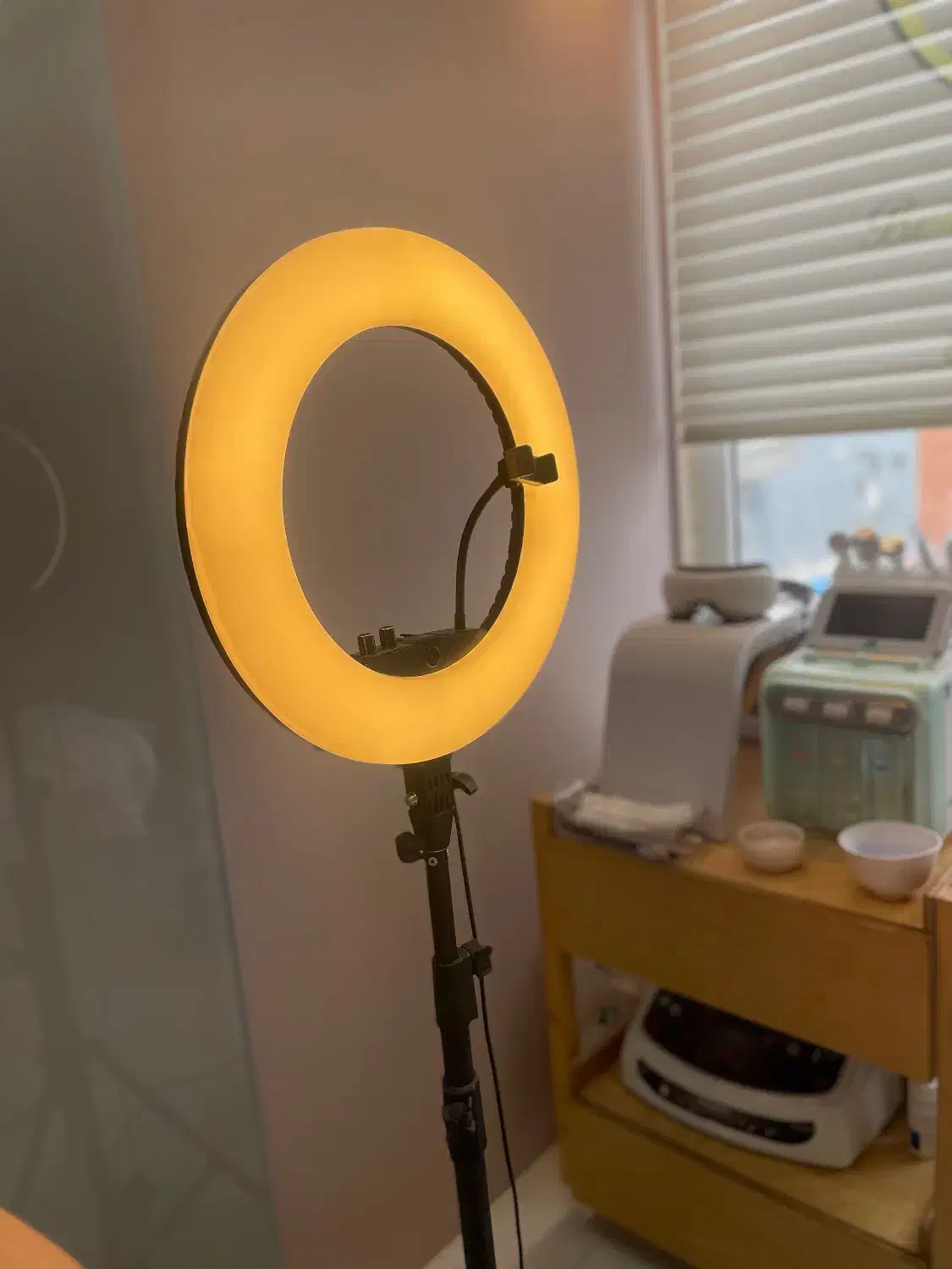 رینگ لایت ۴۵cm در حد نو ۱۰۰w|دوربین عکاسی و فیلم‌برداری|بندر انزلی, جهانگانی|دیوار