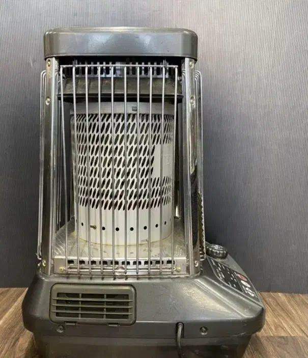 بخاری نفتی برقی ژاپنی آنتیک عتیقه کلکسیونی|کلکسیون اشیاء عتیقه|شریفآباد, |دیوار