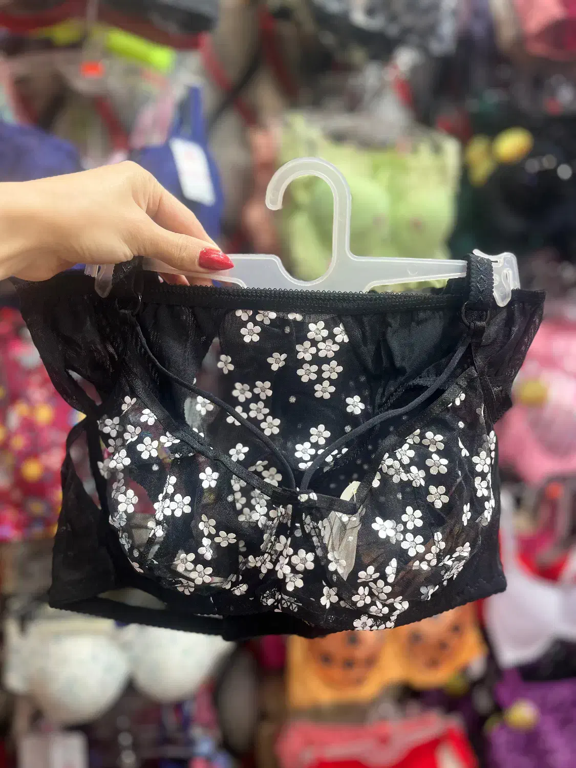 لباس زیرتو گرون نخر|لباس|اراک, |دیوار