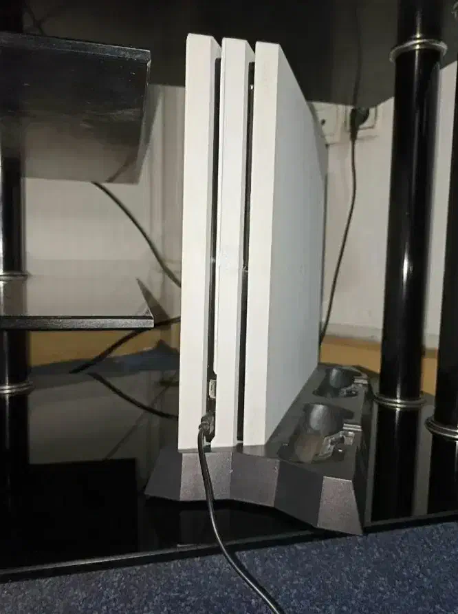 کنسول PS4 سفید پرو کپی خور دو دسته فول بازی|کنسول، بازی ویدئویی و آنلاین|گرگان, |دیوار