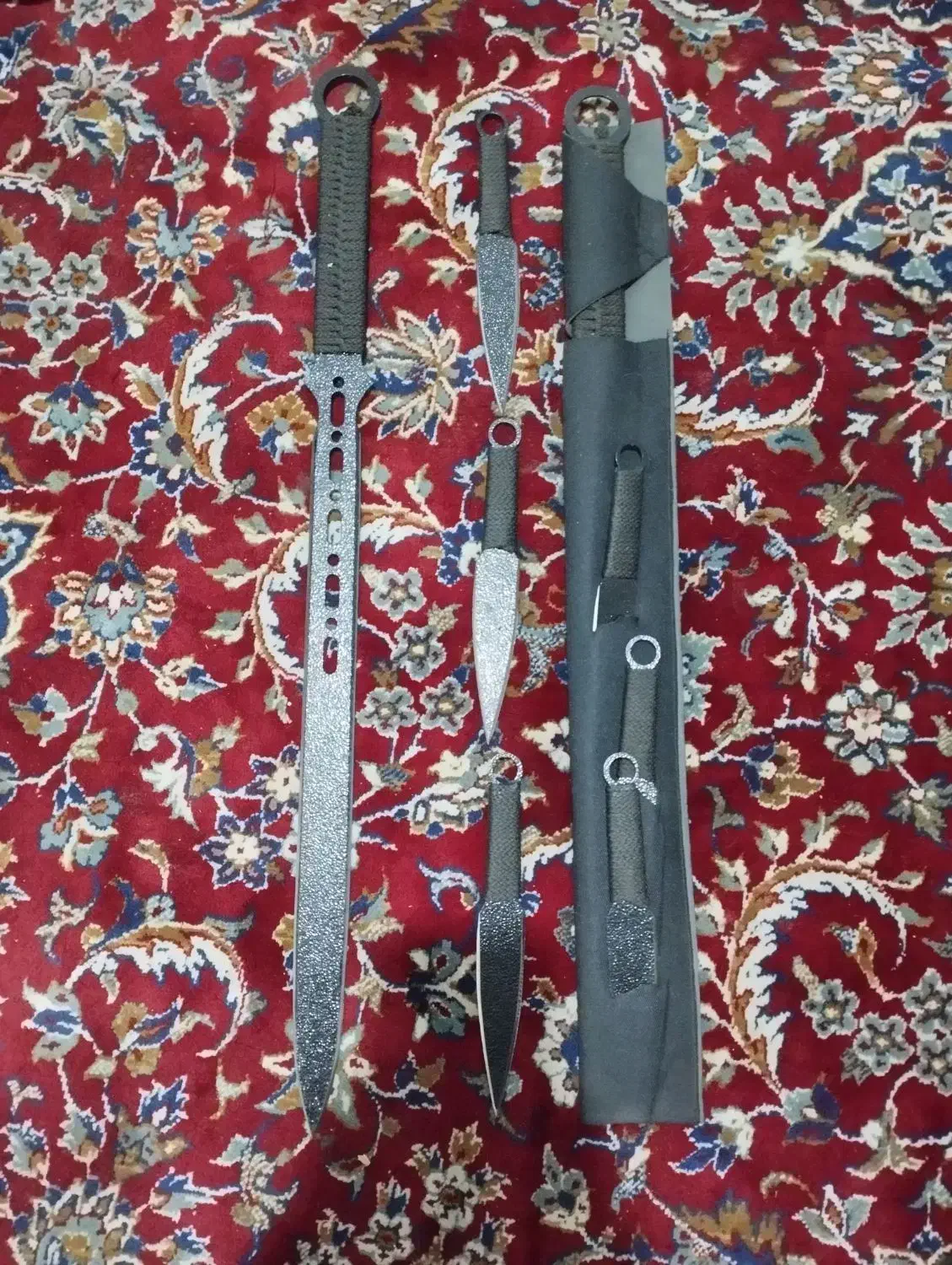 چاقو ست پرتابی شامل سه عدد چاقو و یه بامو یه متری|کوهنوردی و کمپینگ|اهواز, کمپلو جنوبی|دیوار