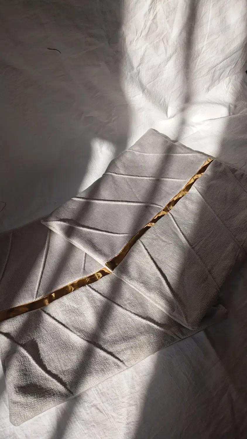 روبالشتی|رختخواب، بالش، پتو|نهبندان, |دیوار