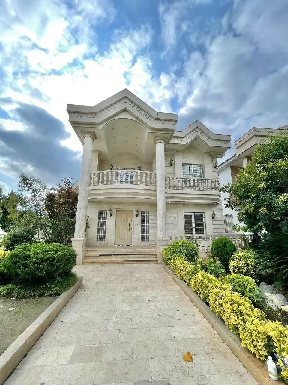 کاخ ویلا ۵۵۰ متری فول فرنیش نمارومی سنددار|فروش خانه و ویلا|نشتارود, |دیوار