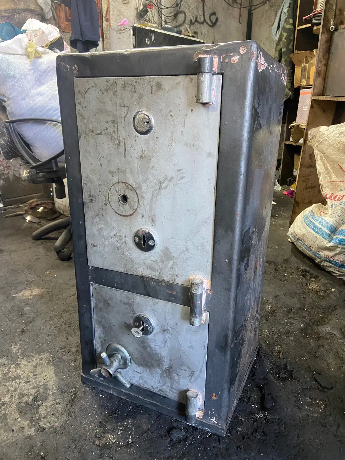 گاو صندوق قدیمی|ابزارآلات|بیرجند, |دیوار