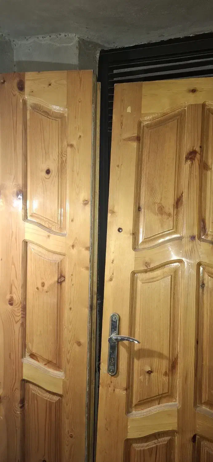 درب چوبی|مصالح و تجهیزات ساختمان|شیراز, فرهنگ شهر|دیوار