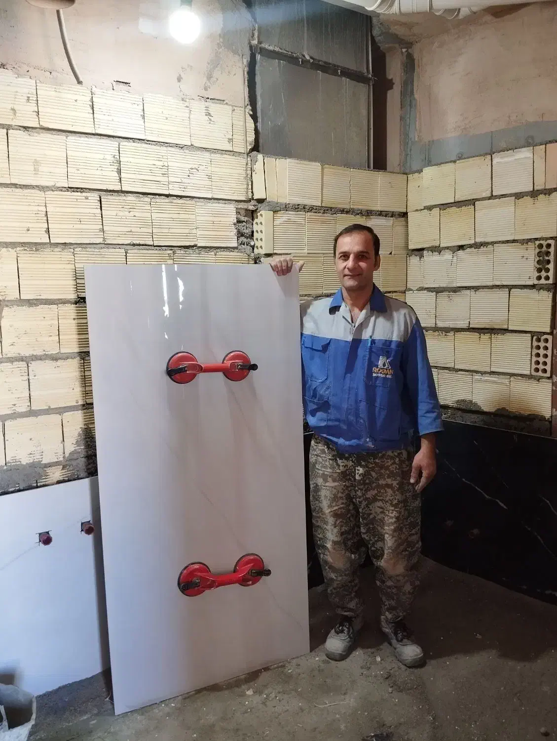 استخدام شاگرددوغاب ریزبرای کاشیکاری.محدوده برخوار|استخدام معماری، عمران و ساختمانی|برخوار, |دیوار