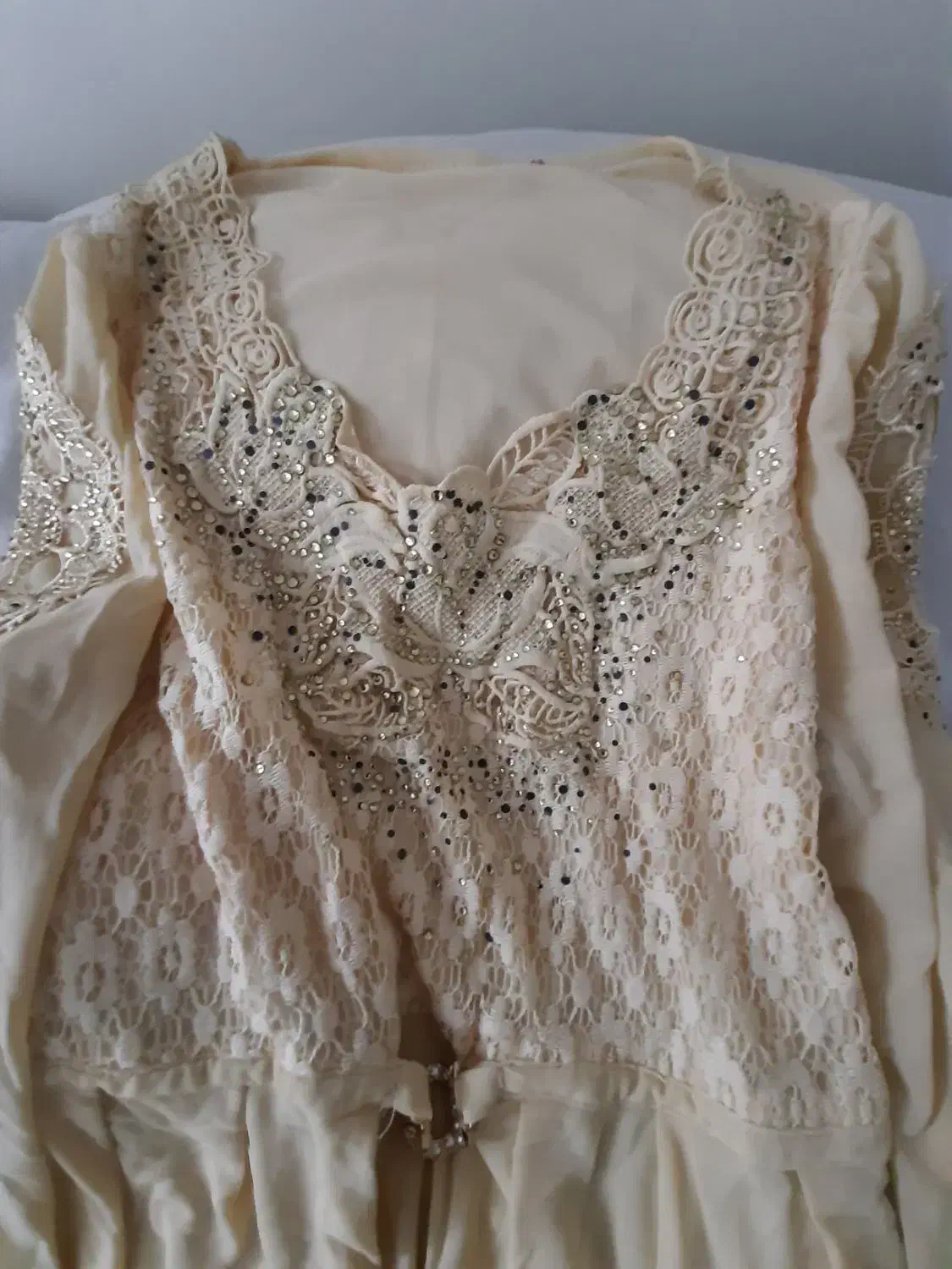 لباس|لباس|تهران, آهنگ|دیوار