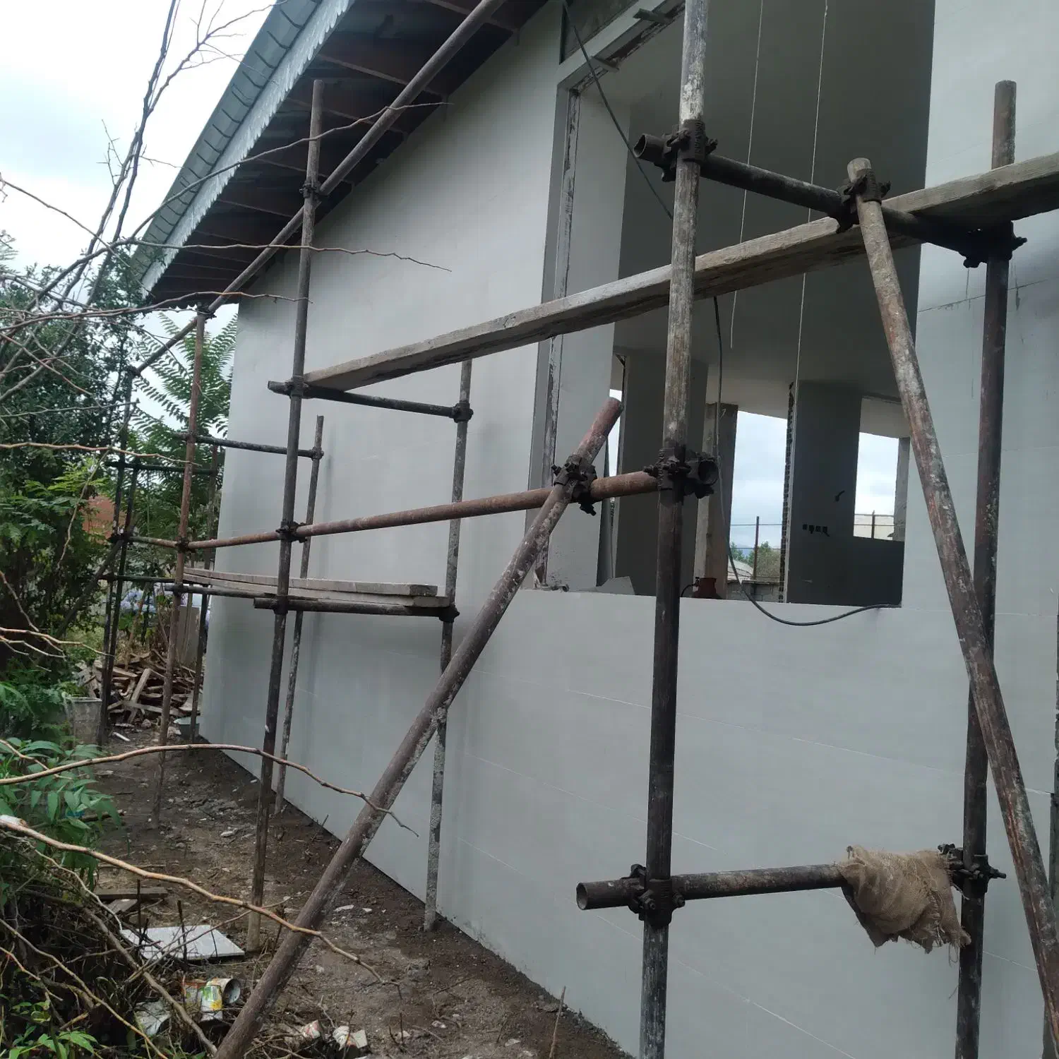 خدمات سرامیک و سیمانکاری و موزاییک|خدمات پیشه و مهارت|رشت, پسیخان|دیوار