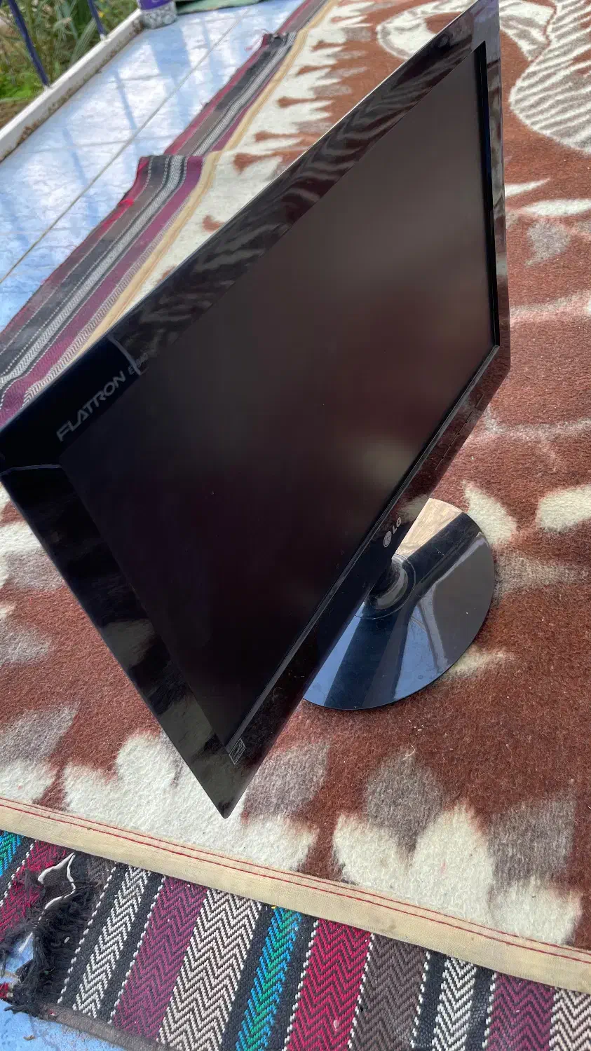 مانیتور اینچ۲۰ مارک LG در حد نو|قطعات و لوازم جانبی رایانه|برازجان, |دیوار