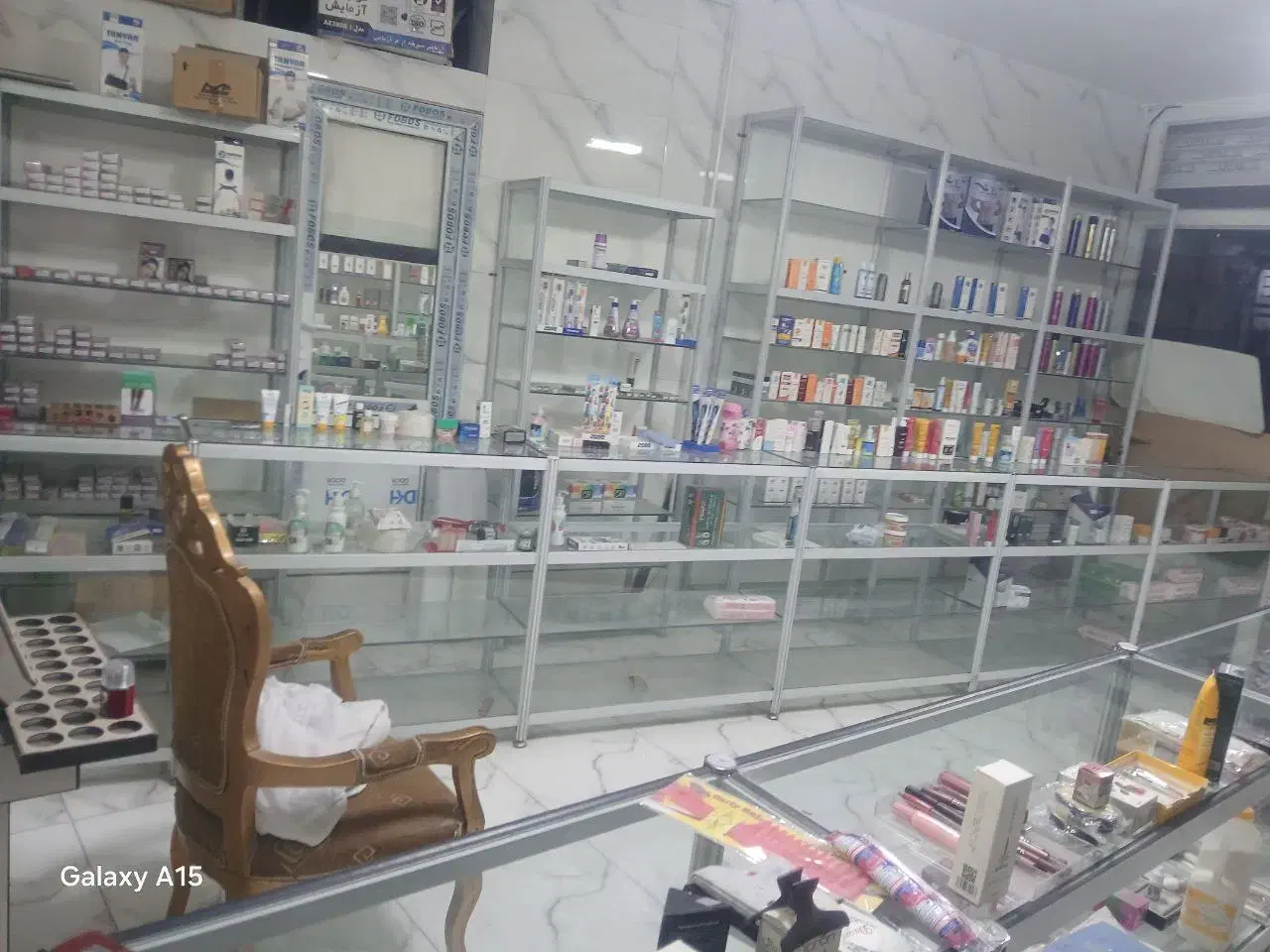 تمام ویترین ها همش یک جا به فروش میرسد|فروشگاه و مغازه|جوانرود, |دیوار