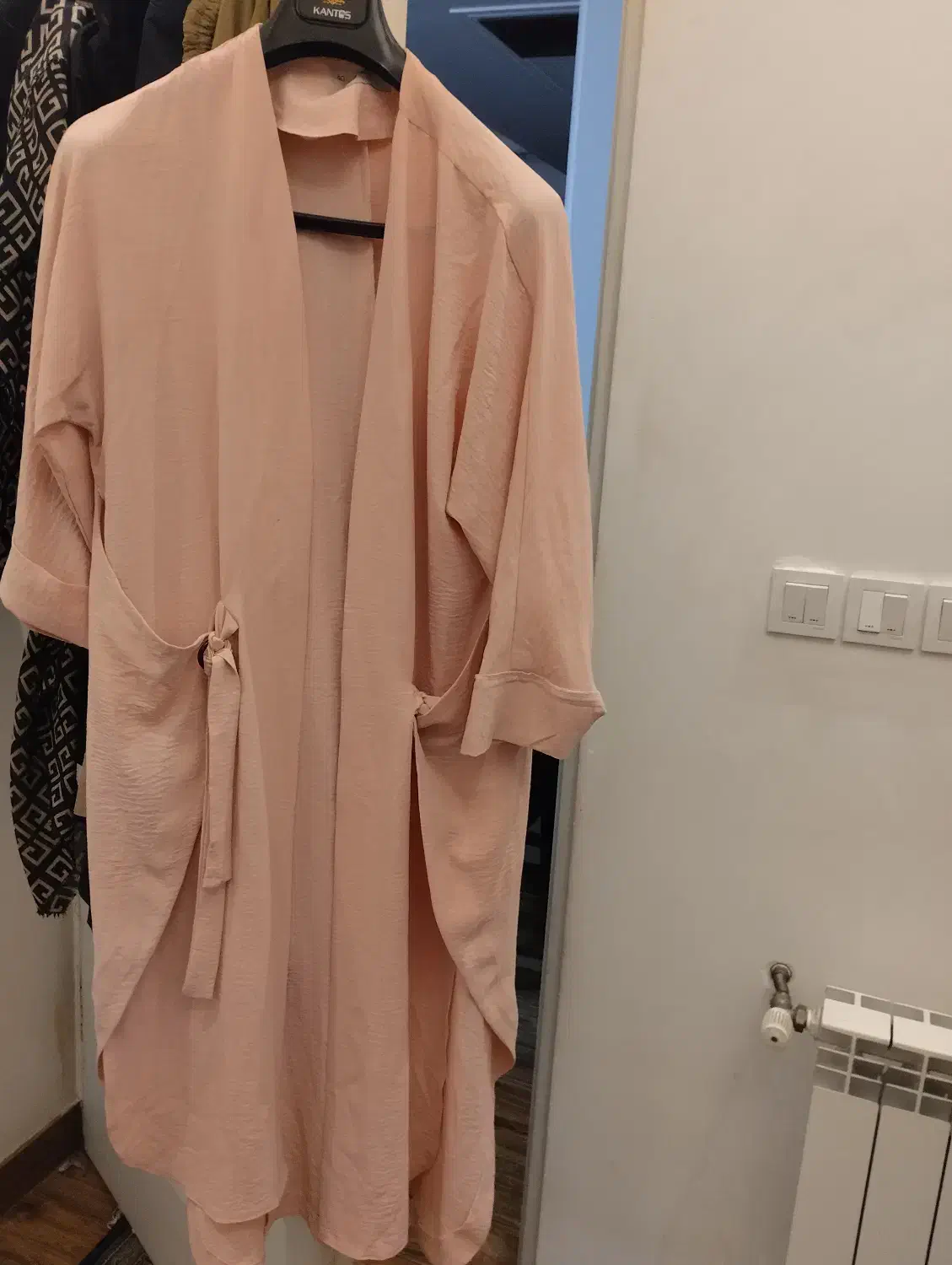 مانتوبلند|لباس|ساری, |دیوار