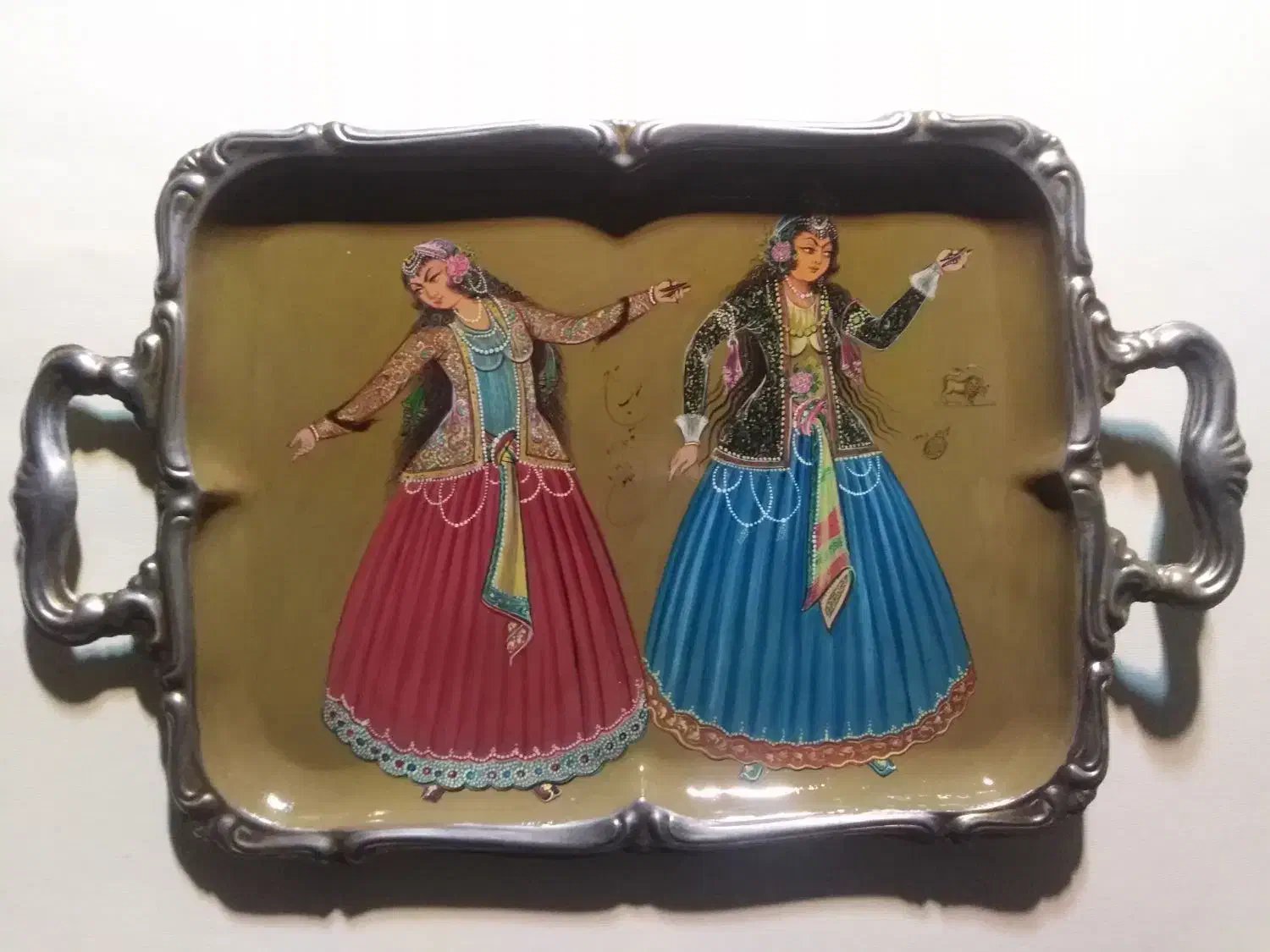 سینی قدیمی|کلکسیون اشیاء عتیقه|شهرضا, |دیوار