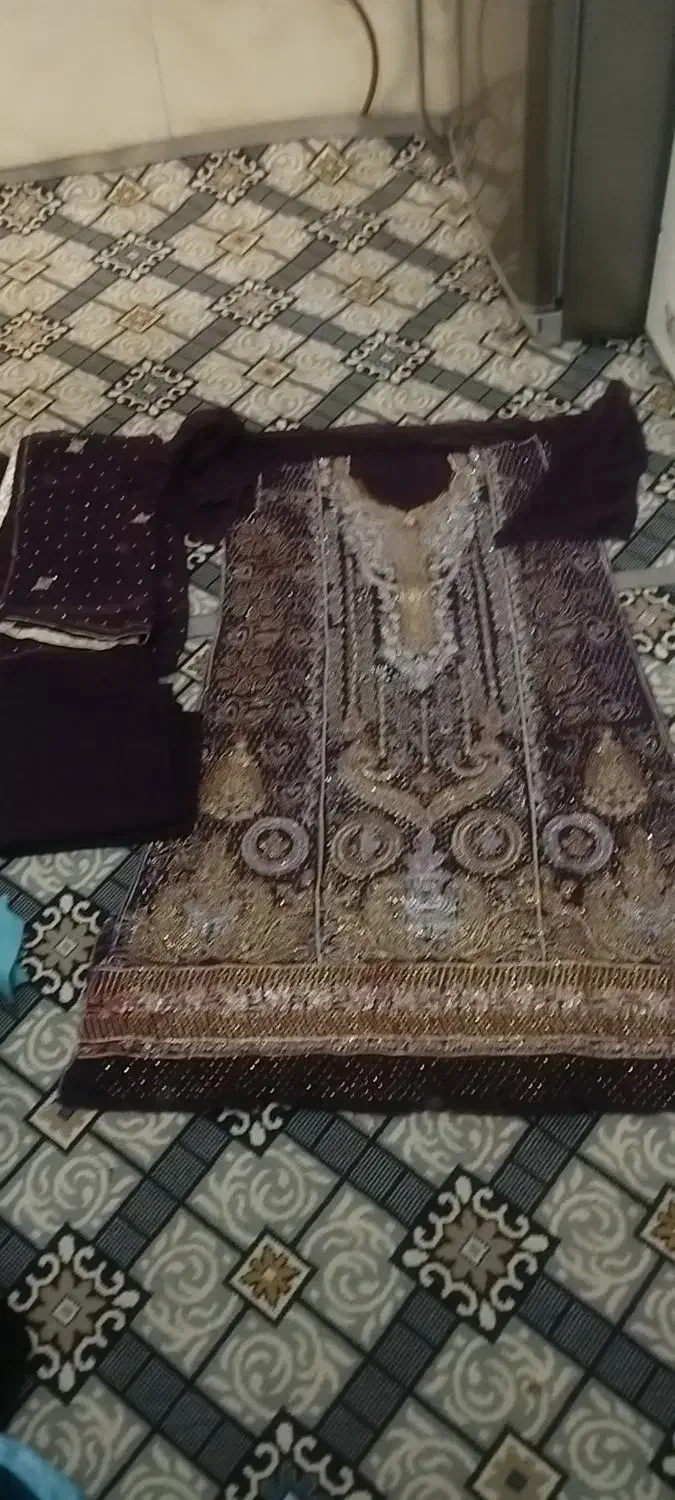 لباس هندی|لباس|مشهد, موعود|دیوار