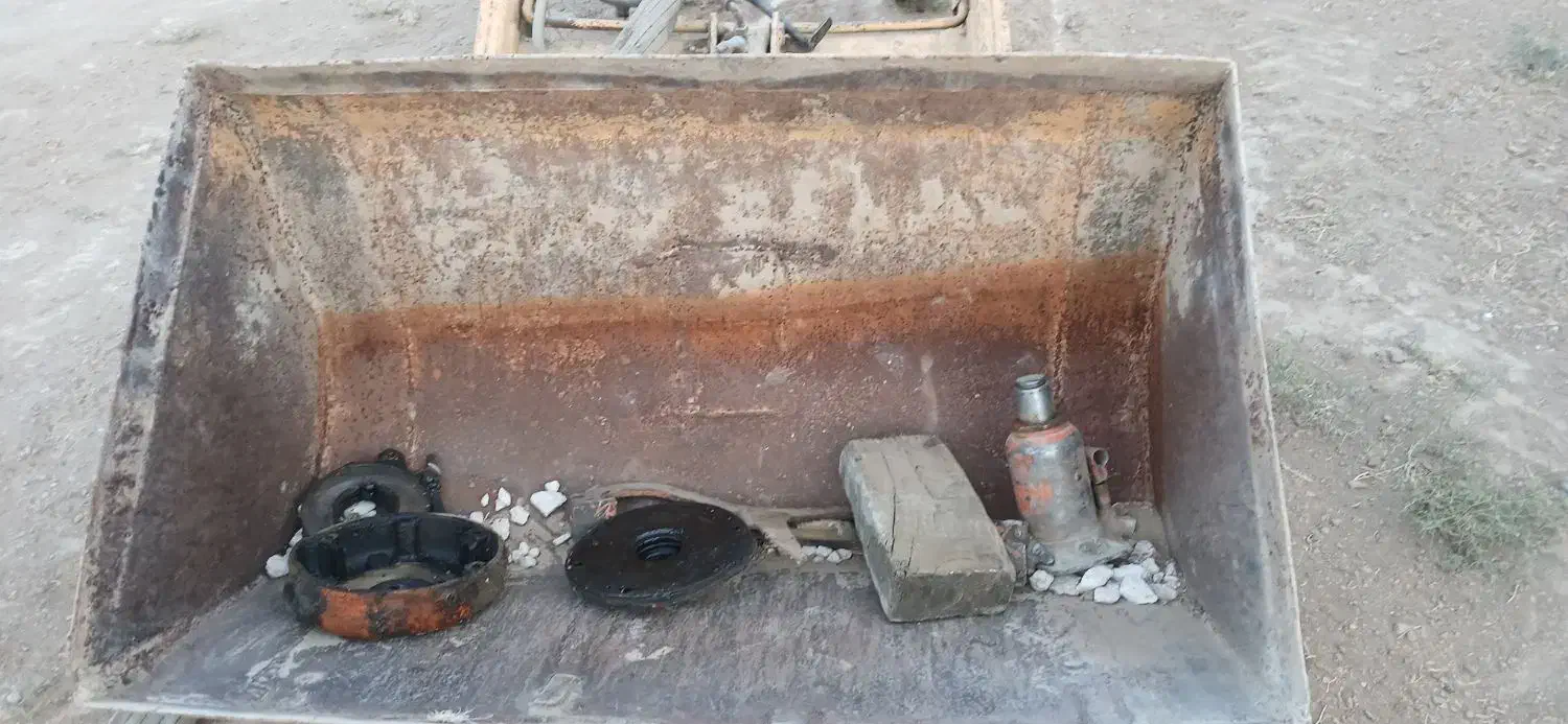 بیل جلوی رومانی سه جک|ماشین‌آلات صنعتی|شراء, |دیوار