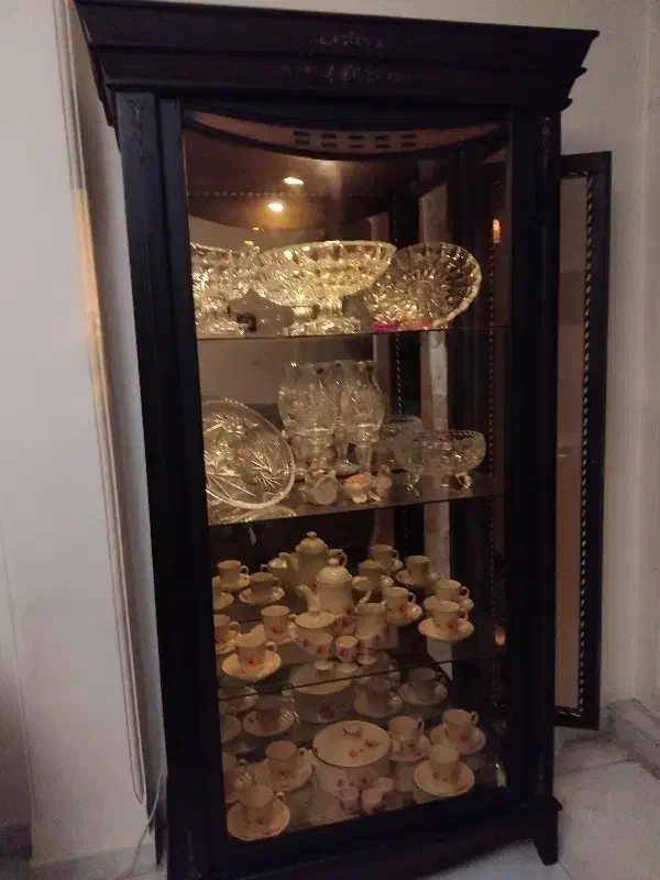 بوفه ایستاده شیشه ای|بوفه، ویترین، کنسول|تهران, نیروی دریایی|دیوار