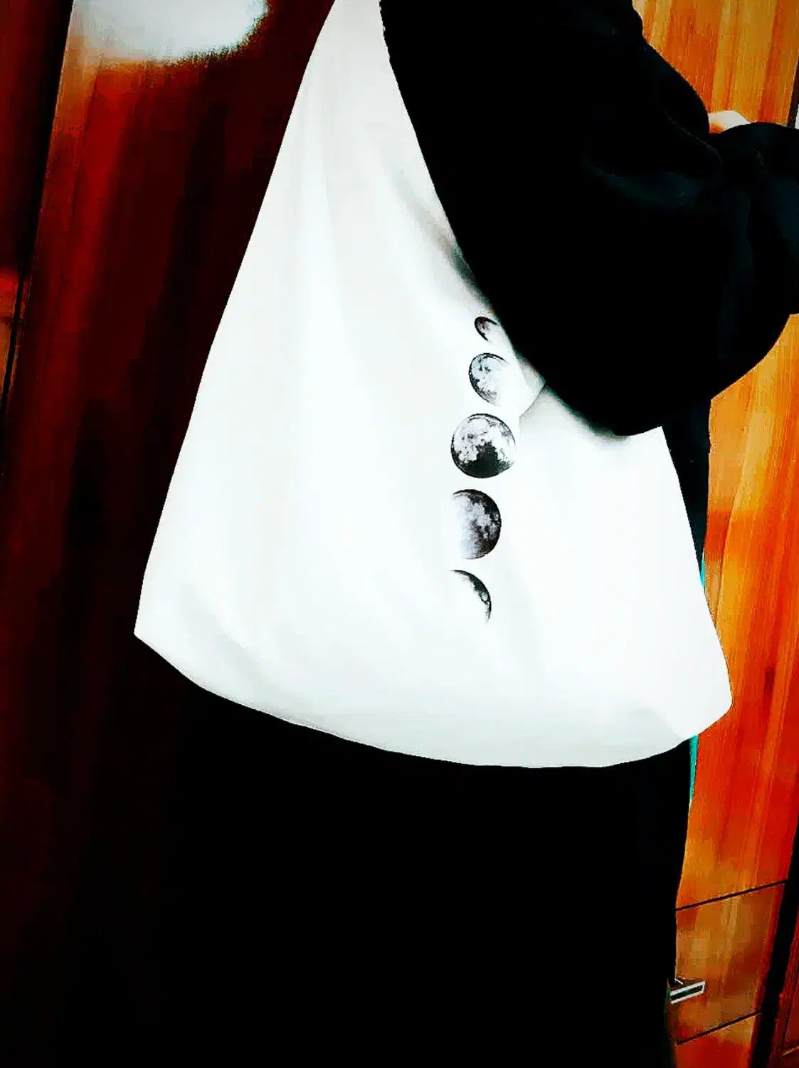 توت بگ پارچه ایی|کیف، کفش، کمربند|میانه, |دیوار