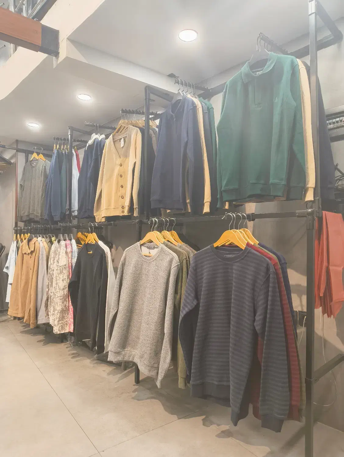 استخدام کارگر ساده برای تولیدی پوشاک|استخدام صنعتی، فنی، مهندسی|تهران, فلسطین (میدان انقلاب)|دیوار