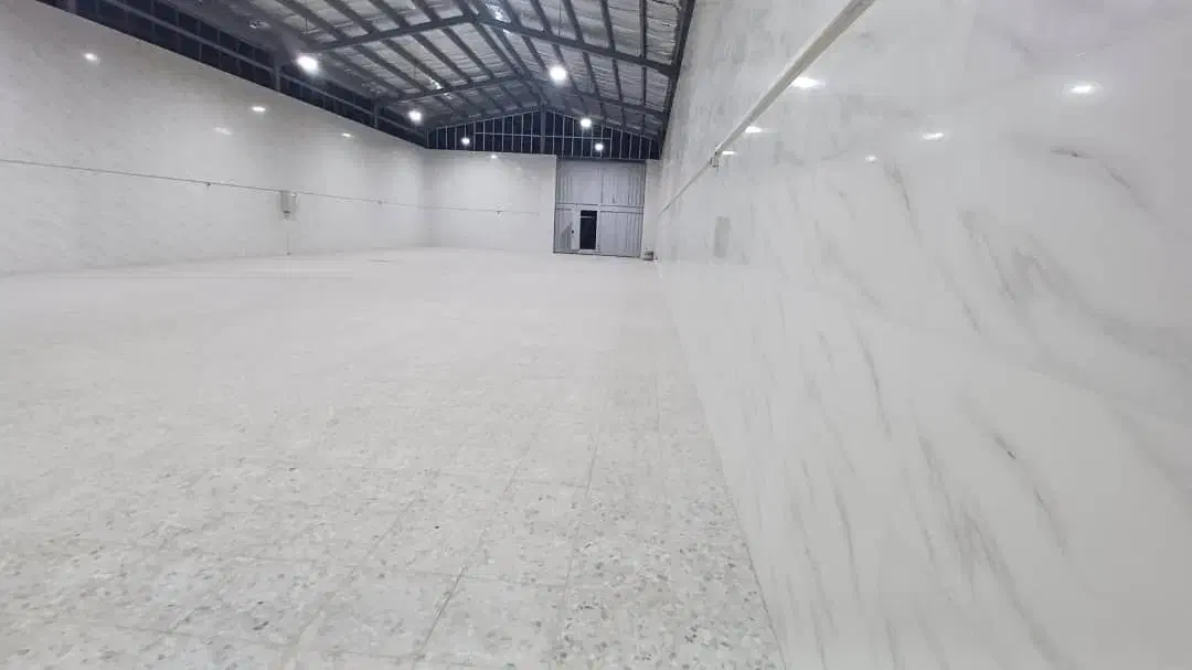 سالن سوله نوساز کاشی سرامیک شده ۵۰۰ متری|اجارهٔ دفتر صنعتی، کشاورزی، تجاری|کاشان, بازار کاشان|دیوار