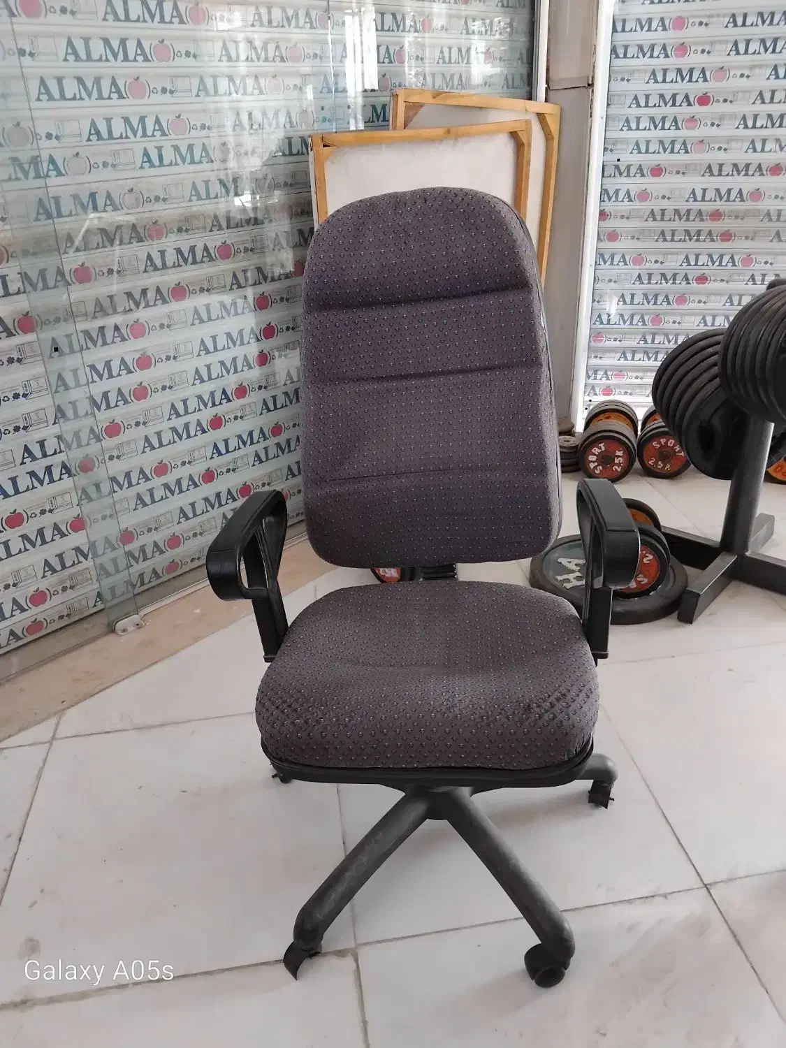 صندلی گردان ومدیریت|مبلمان اداری|سبزوار, قلعه‌نو دهزار|دیوار