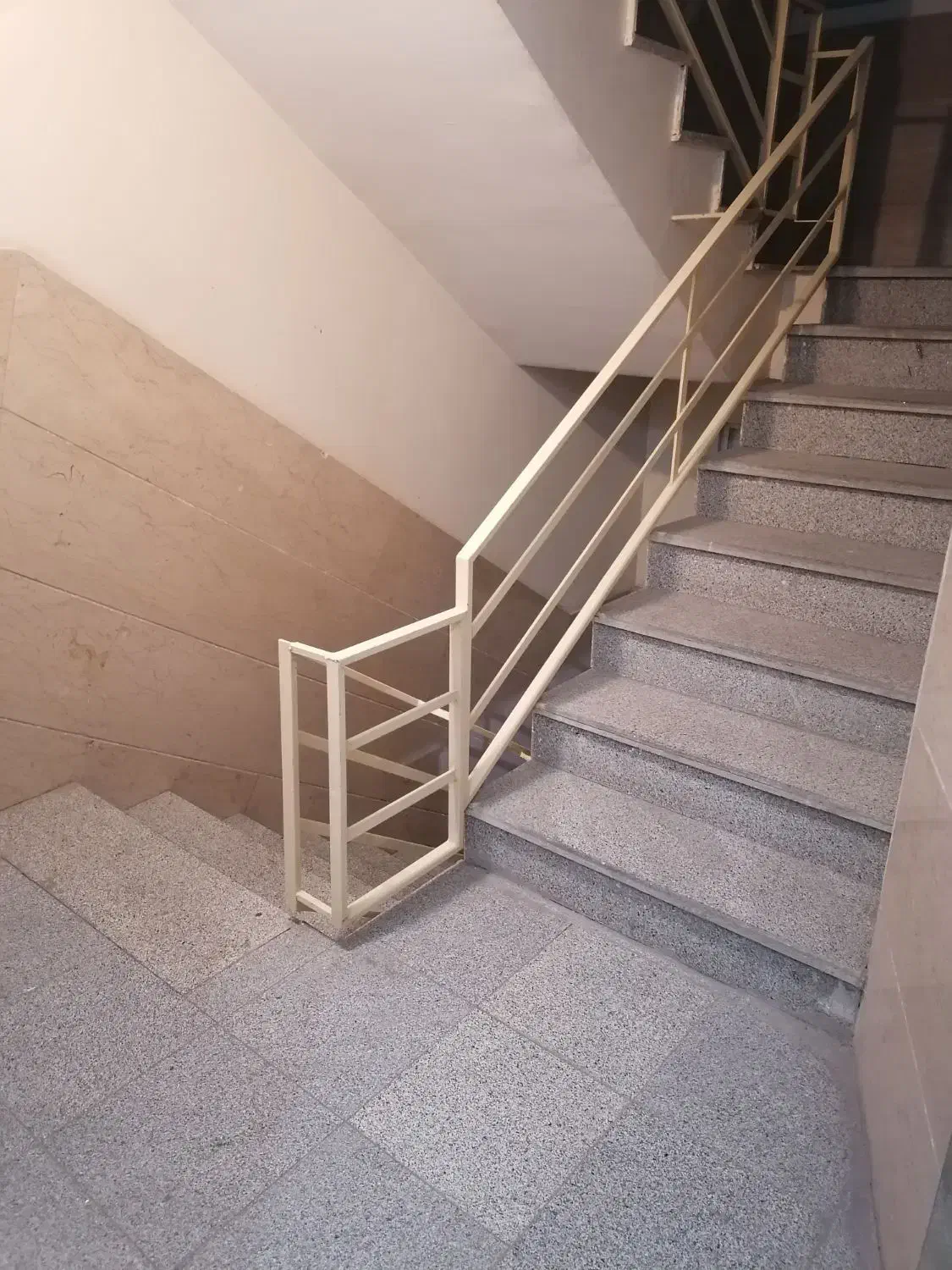 ۴۰ متر ۱ خواب با آسانسور تخلیه