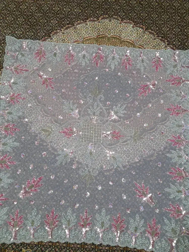 رومیزی منجوق دوزی|پرده، رانر، رومیزی|بندر انزلی, معلم|دیوار