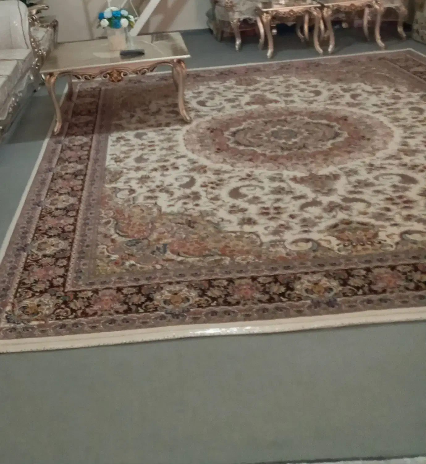 فرش ۱۲متری بسیار با کیفیت در حد نو|فرش|اقبالیه, |دیوار