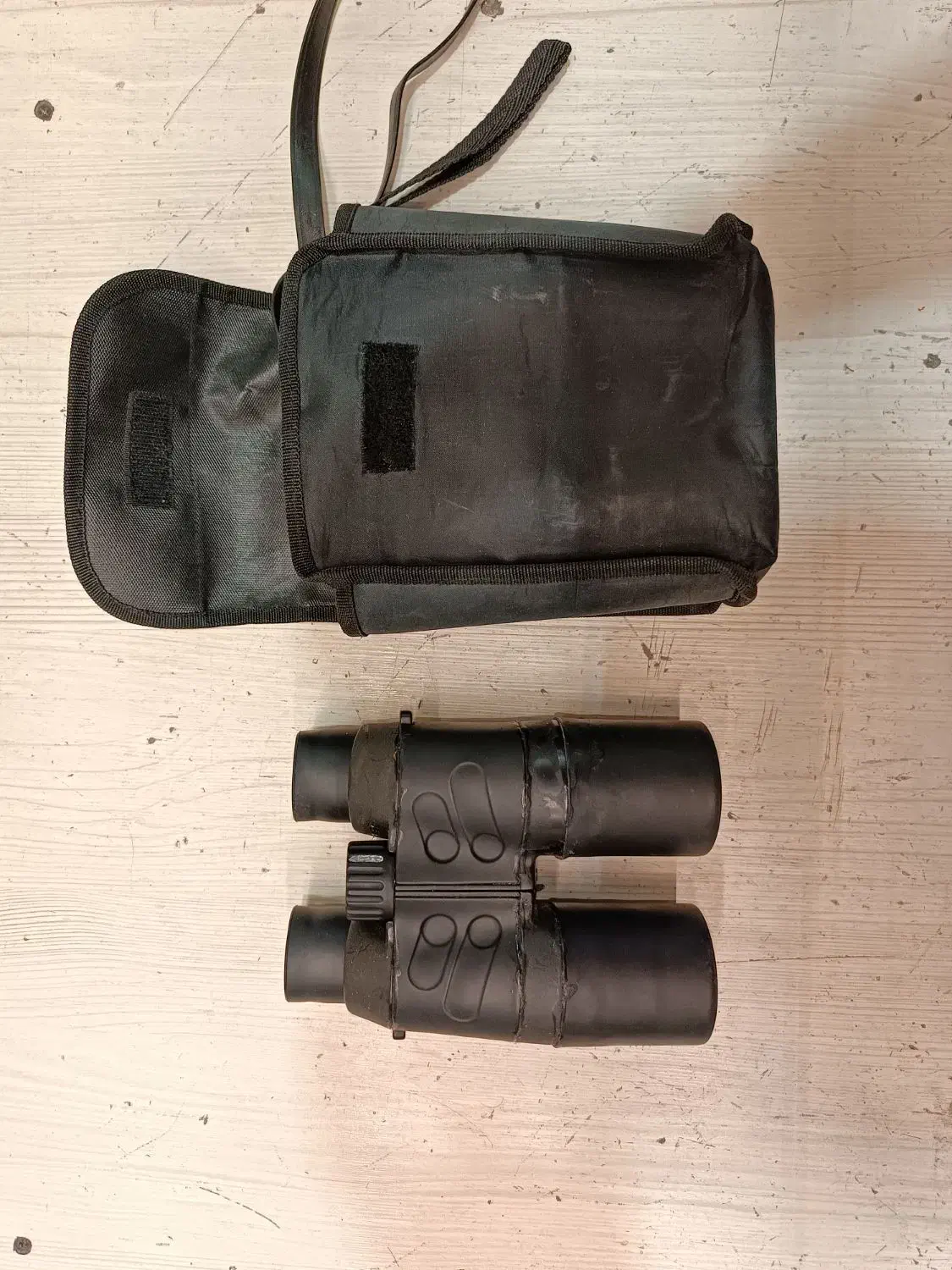 دوربین شکاری ۱۰ در ۴۰ به همراه لوازم گوهنوری|کوهنوردی و کمپینگ|مشهد, رضاشهر|دیوار