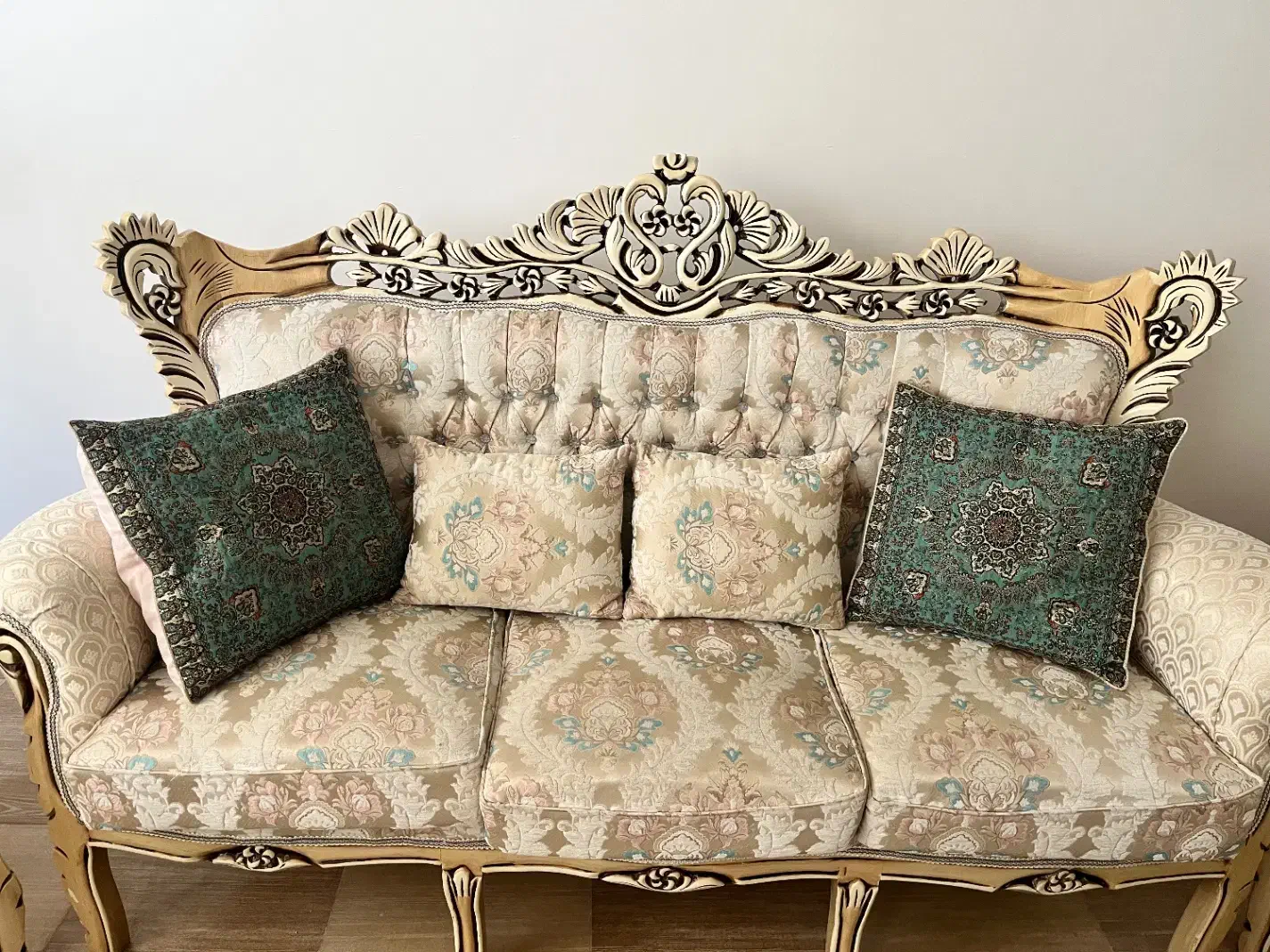 مبل سلطنتی و آینه شمعدان|مبلمان خانگی و میز عسلی|جهرم, |دیوار