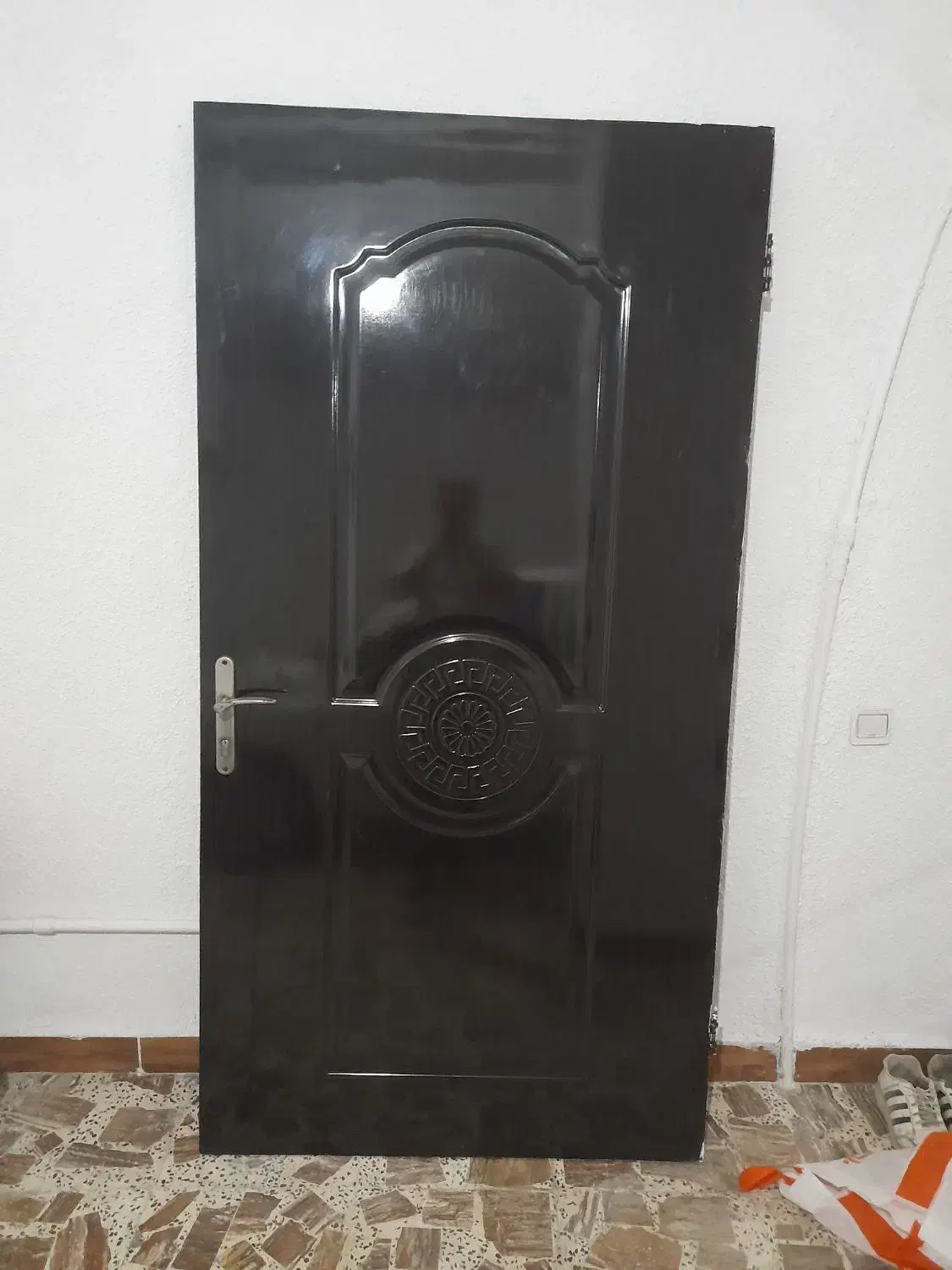 درب در حد نو بدون چهار چوب اندازه یک پنج در دو پنج|مصالح و تجهیزات ساختمان|لاهیجان, پردسر|دیوار