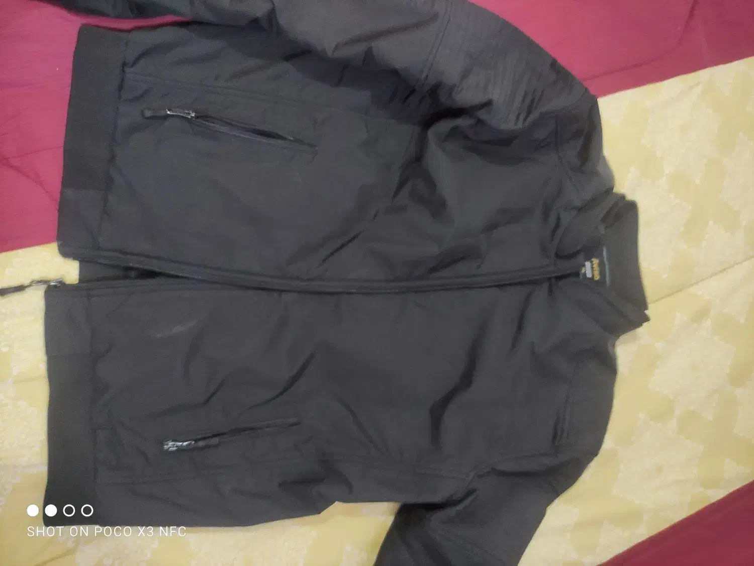 کاپشن|لباس|لنجان, |دیوار