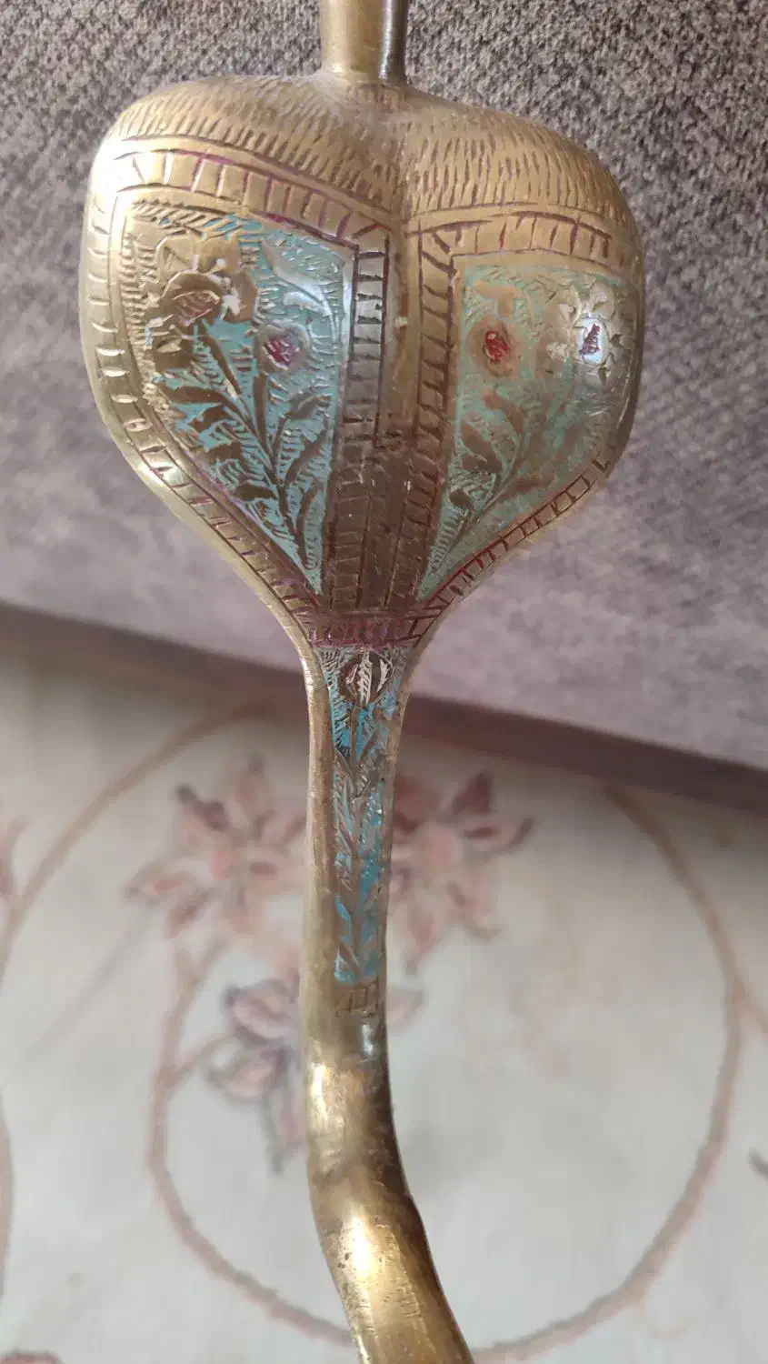 شمعدان|کلکسیون اشیاء عتیقه|صدرا-فارس, فاز ۲|دیوار