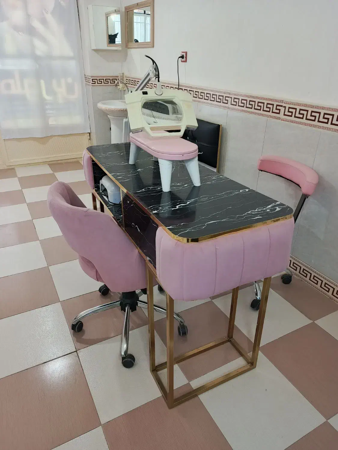 لوازم کاشت ناخن|آرایشگاه و سالنهای زیبایی|افشار, |دیوار