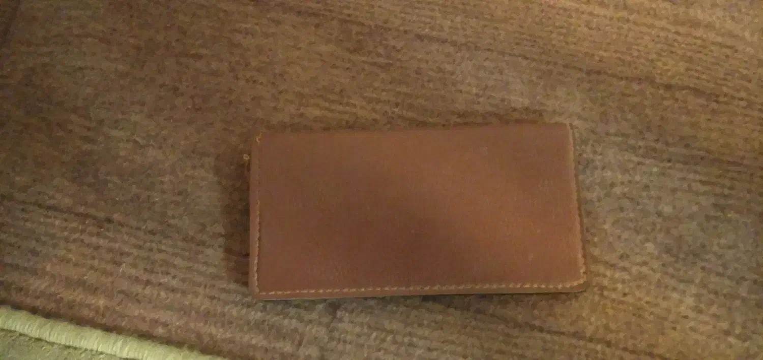 گمشده|کیف، کفش، کمربند|نیشابور, رنج آباد|دیوار