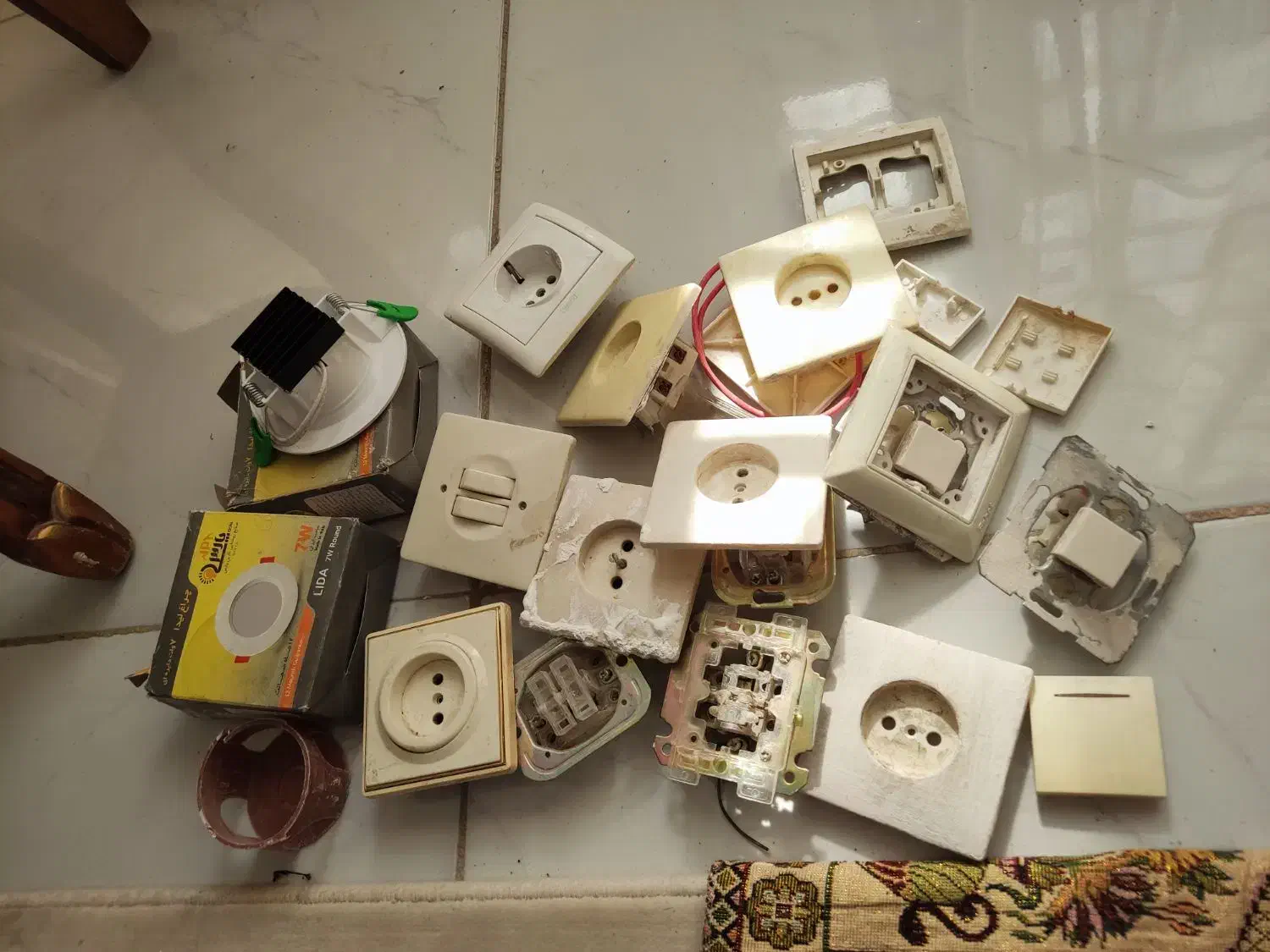 چراغ  هالوژن لیدا  نو|لامپ و چراغ|مشهد, دانشجو|دیوار