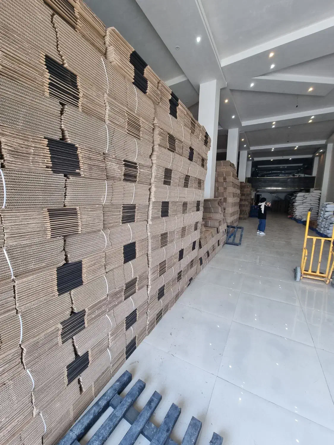 کارتن ۵ لایه مقاوم جنس کرافت|عمده‌فروشی|ماهدشت, |دیوار