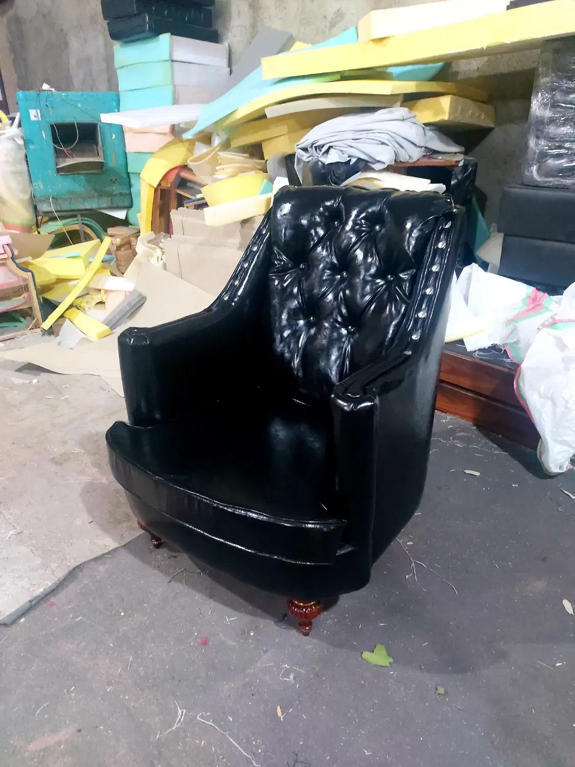 مبل تک چرمی|مبلمان خانگی و میز عسلی|تهران, شهرک ولیعصر جنوبی|دیوار