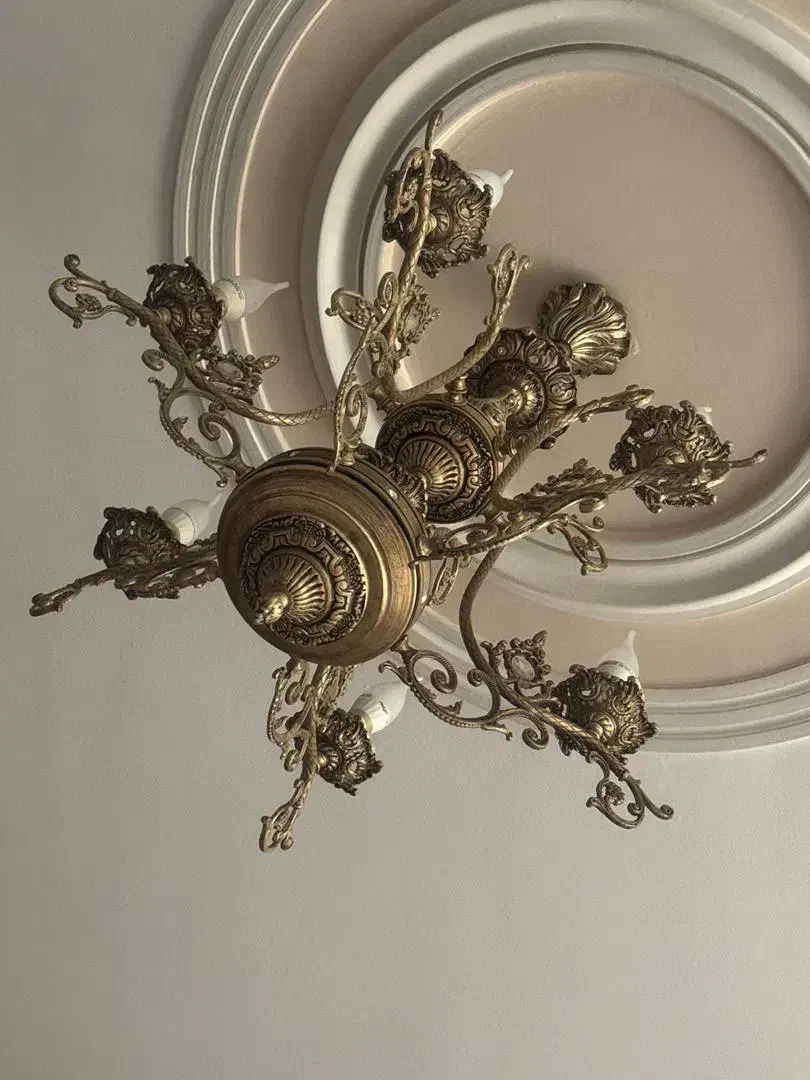 لوستر برنجی عتیقه|لوستر و چراغ آویز|اصفهان, خانه اصفهان|دیوار